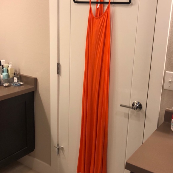 Fabletics dress by Kate Hudson - Picture 3 of 3